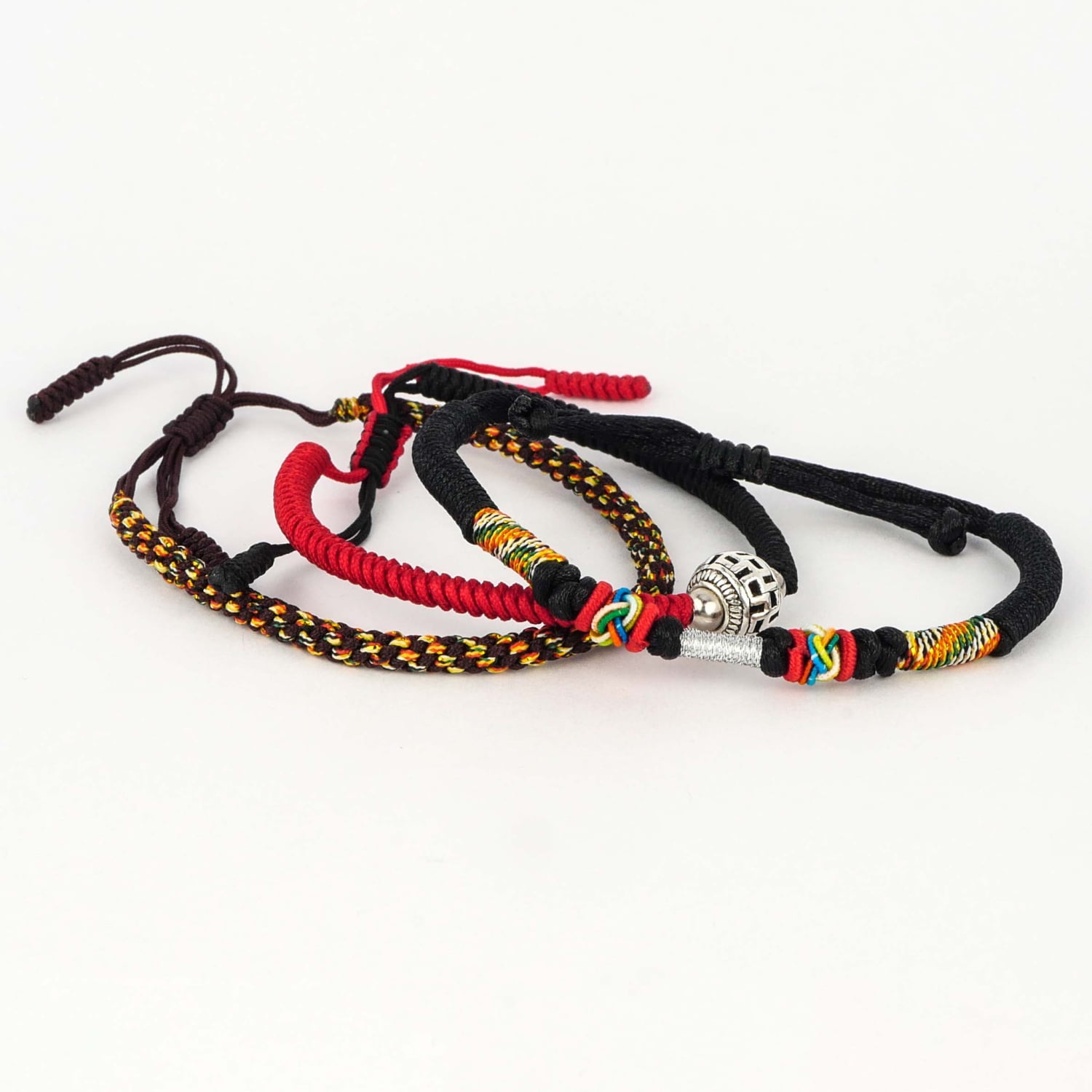 Why Should You Wear Tibetan Bracelets? Five Reasons For it! - Artisan d'Asie